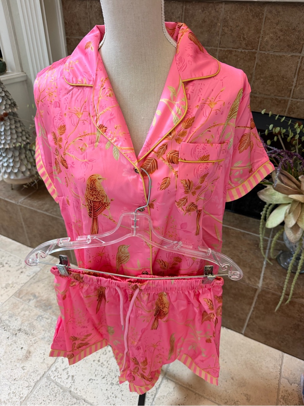 NWT DALIA MACPHEE Satin Floral Print Pajama Shirt & Shorts Set birds pink L